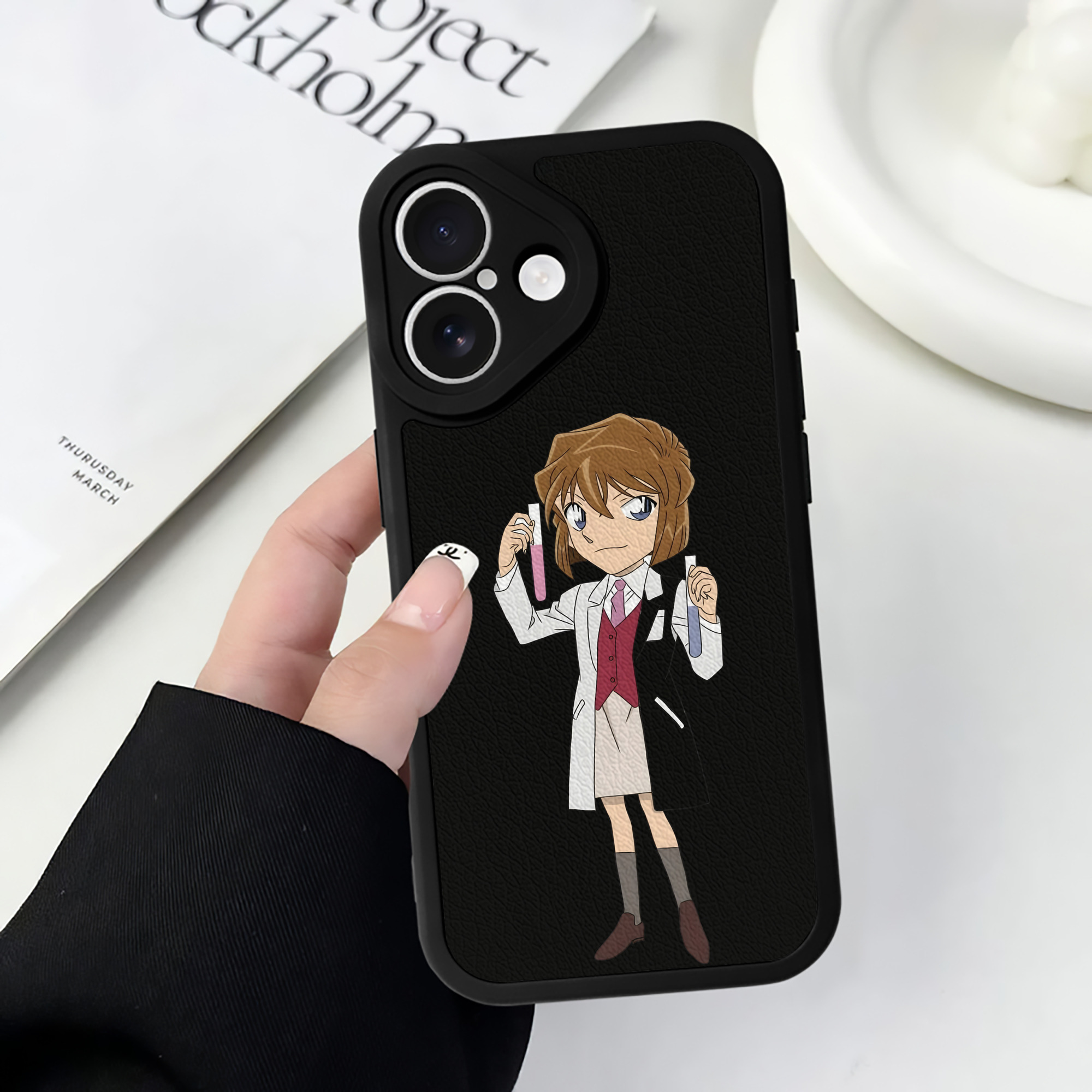 （画像用） 名探偵コナン 灰原 哀 はいばら あい Detective Conan Anita Hailey、Vi Graythorn Haibara Ai 【iPhone 16シリーズ対応】シリコンスマホケース（レザー調） 材質：シリコン
